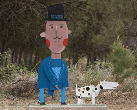 Imagen Señor paseando al perro